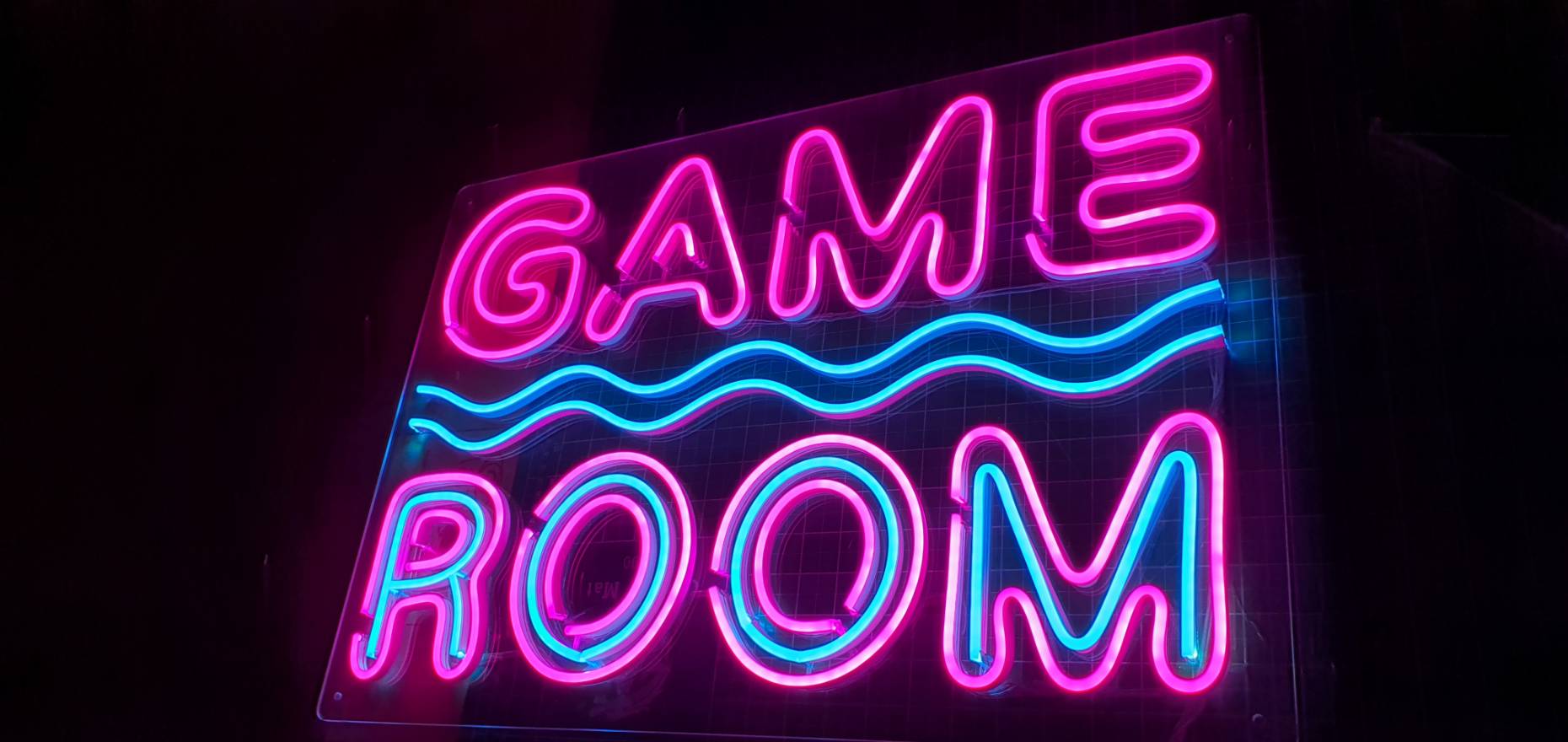 ป้ายไฟนีออน"game room"