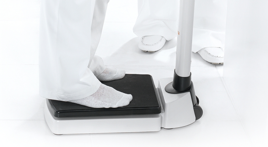 เครื่องชั่งน้ำหนักระบบดิจิตอลและชุดวัดส่วนสูง Seca 703