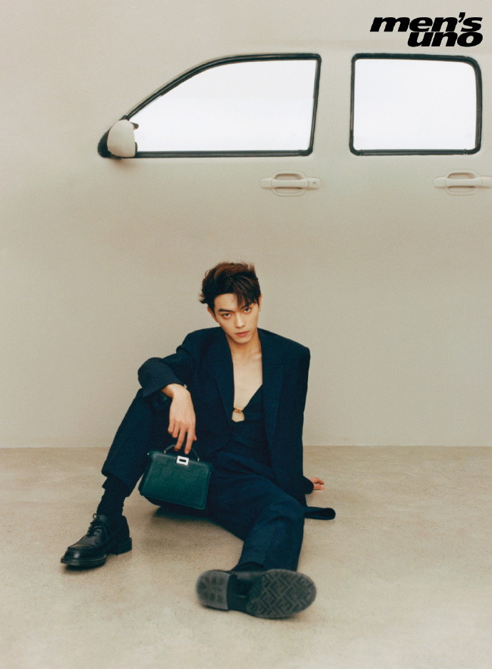 Pre - นิตยสาร Men’s Uno สวีข่าย Xukai 2023+โปสเตอร์พับ