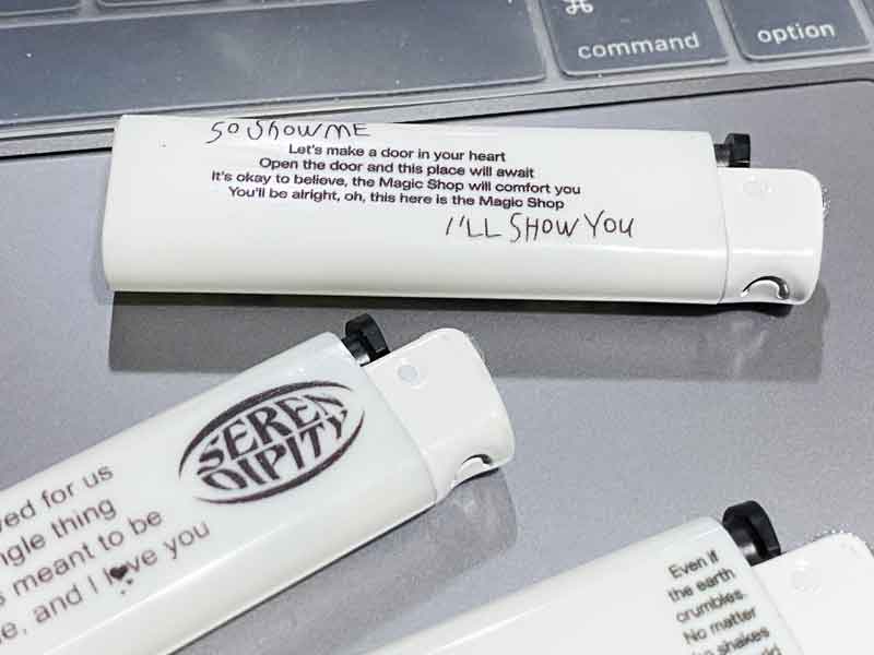 ไฟแช็ค Cricket พร้อมพิมพ์ลายกราฟฟิก