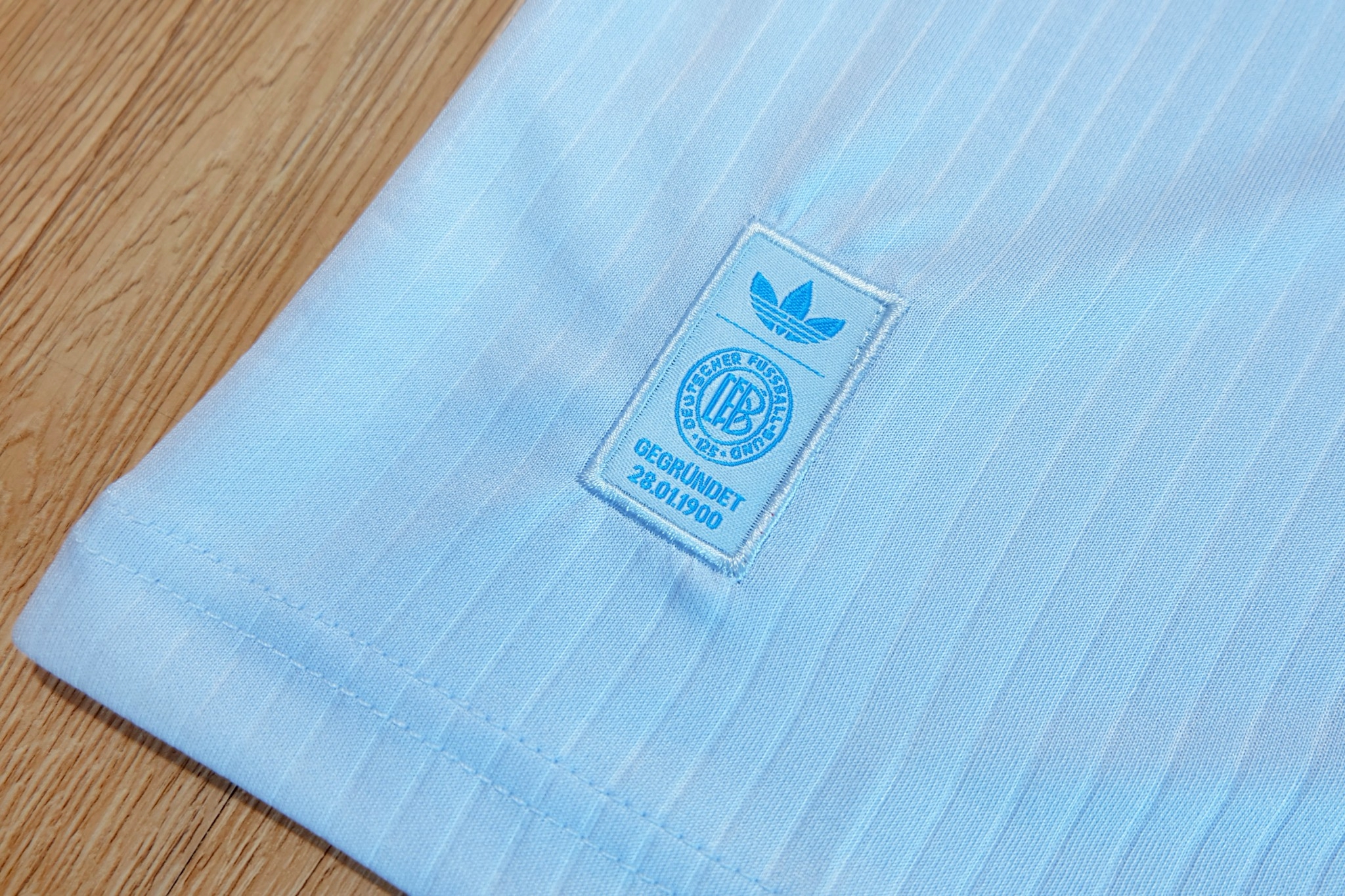 เสื้อทีมชาติเยอรมัน สีฟ้า รุ่นพิเศษ 2025