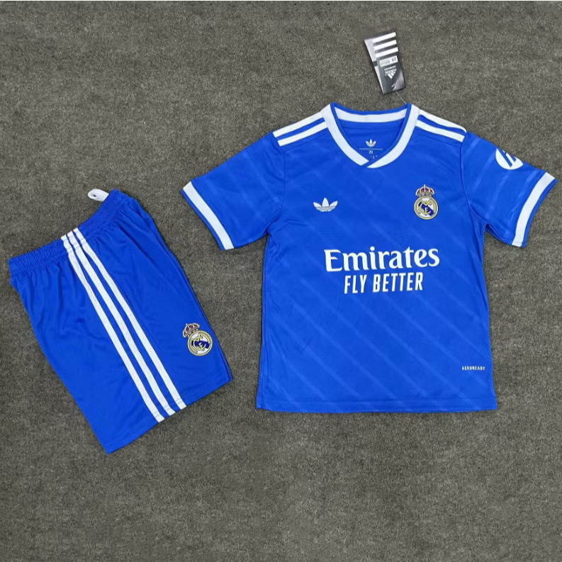 ชุดฟุตบอลเด็ก – เรอัล มาดริด สีน้ำเงิน Fans Edition เกรดแฟนบอล 2026