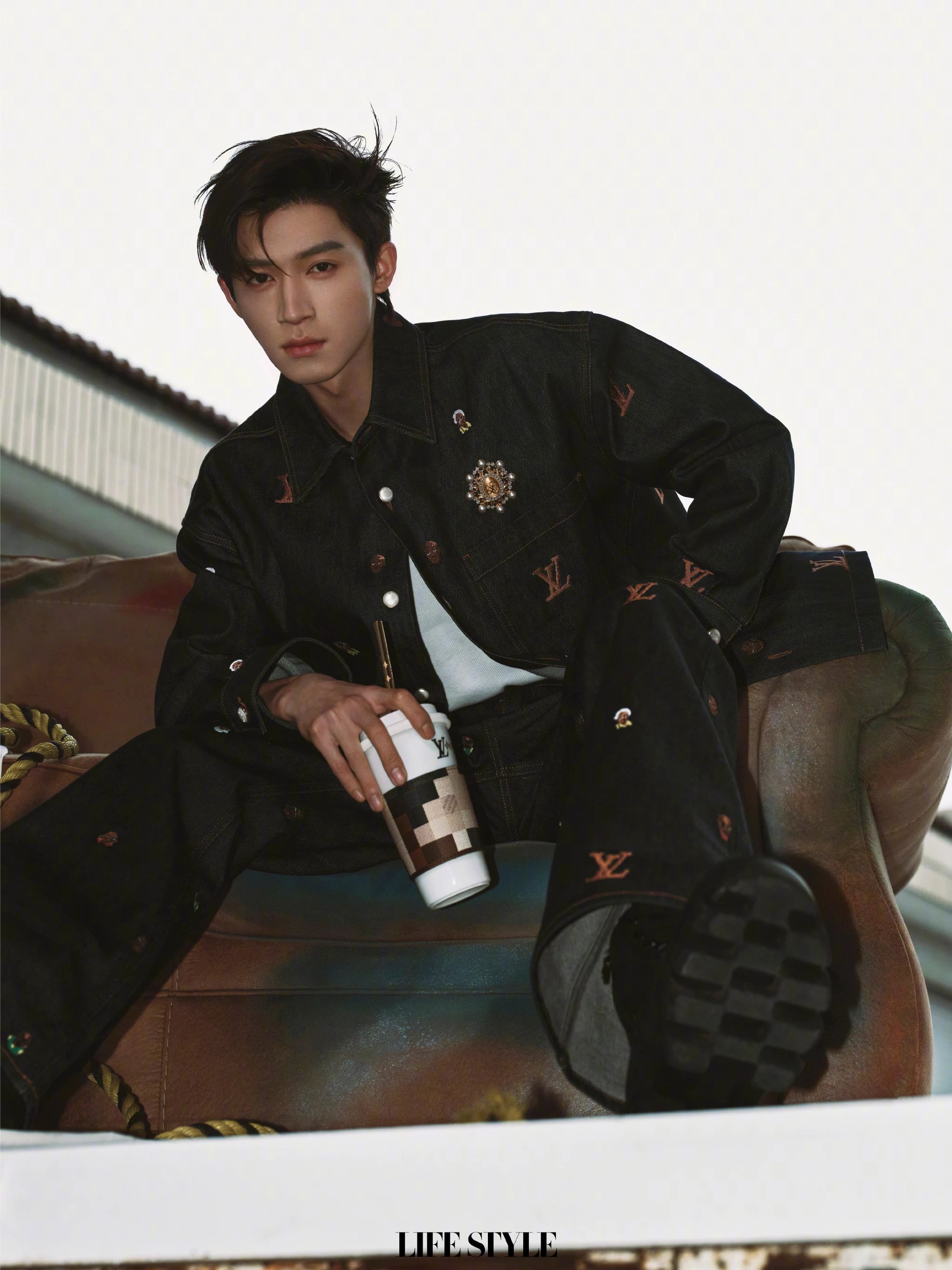 Pre - นิตยสาร Lifestyle 精品购物指南 หวังซิงเยว่ WangXingyue 3/2024