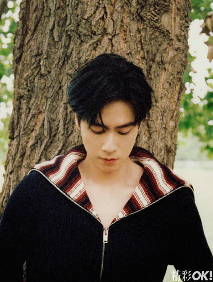 Pre - นิตยสาร OK หูอี้เทียน HuYitian 2024+ การ์ด 6