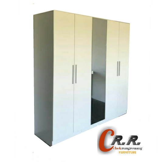 ตู้เสื้อผ้า