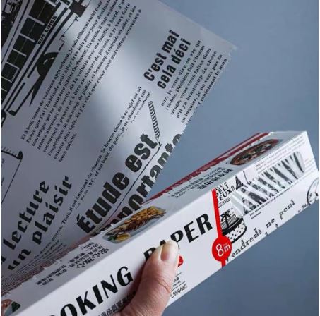 กระดาษไขรองอบลายหนังสือพิมพ์ สีขาว/สีน้ำตาล กระดาษห่อขนม ห่อแซนวิช ยาว 8 เมตร หน้ากว้าง 30 ซม