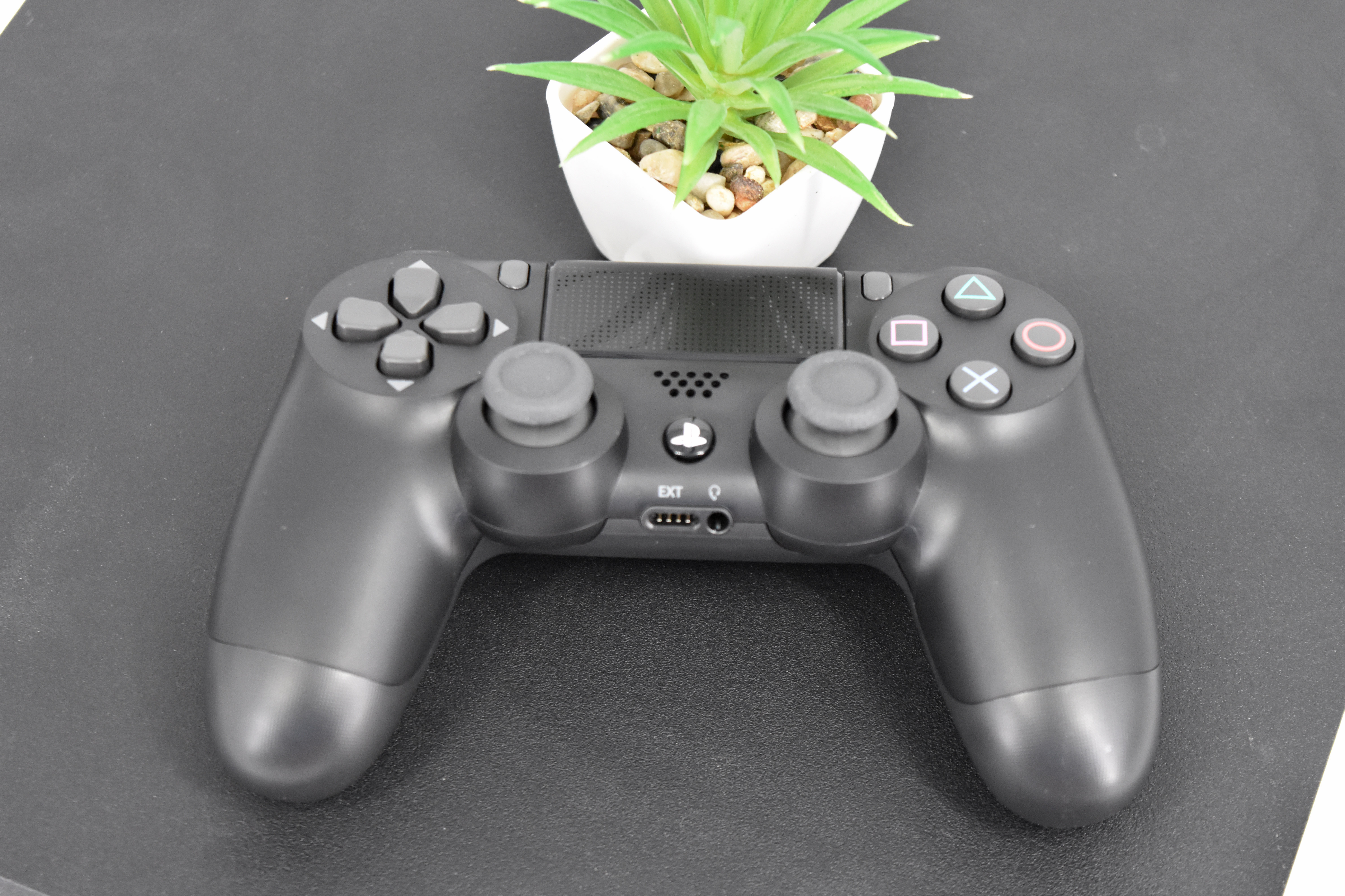 SONY PLAYSTATION 4 PRO 1TB HDD 2 JOY (JET BLACK)
