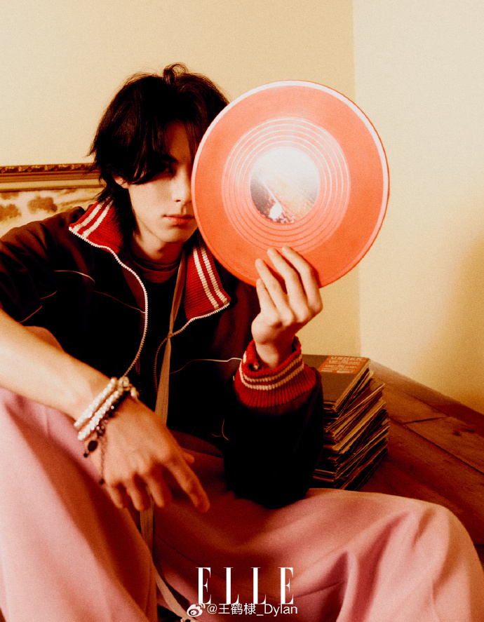 Pre - นิตยสาร ELLE หวังเห้อตี้ Dylanwang Wanghedi 2025+แถม