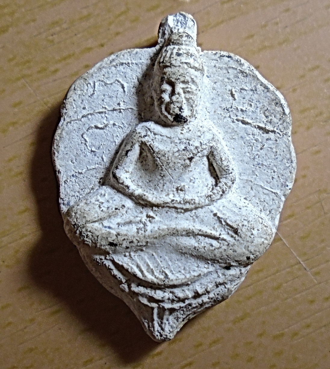 พระโพธิจักรท่านพ่อลี ใบโพธิ์ เนื้อผง วัดอโศการาม ปี 2500