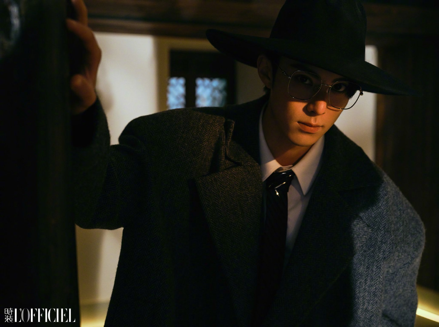 Pre - นิตยสาร L’OFFICIEL หวังเห้อตี้ DylanWang 2022 + โปสเตอร์พับ