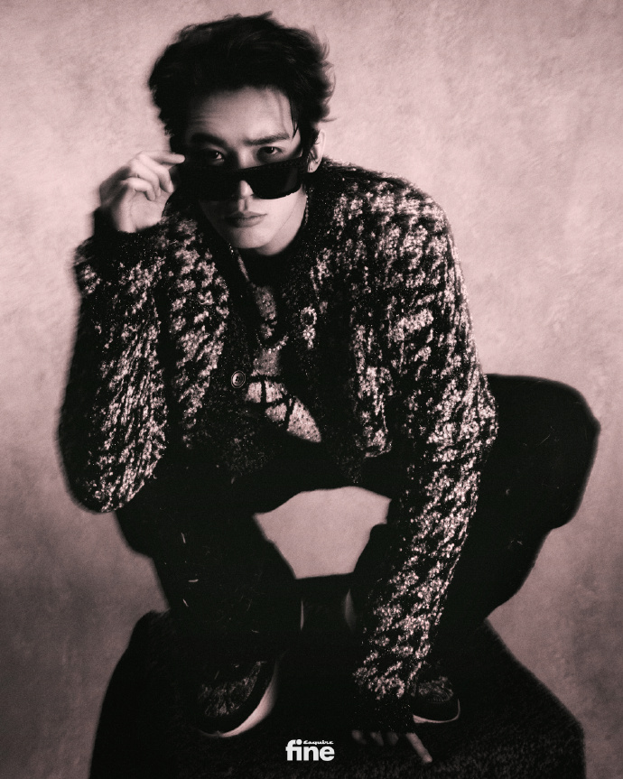 Pre - นิตยสาร ESQUIRE FINE อวี๋ซื่อ Yushi 2024 +การ์ด 4