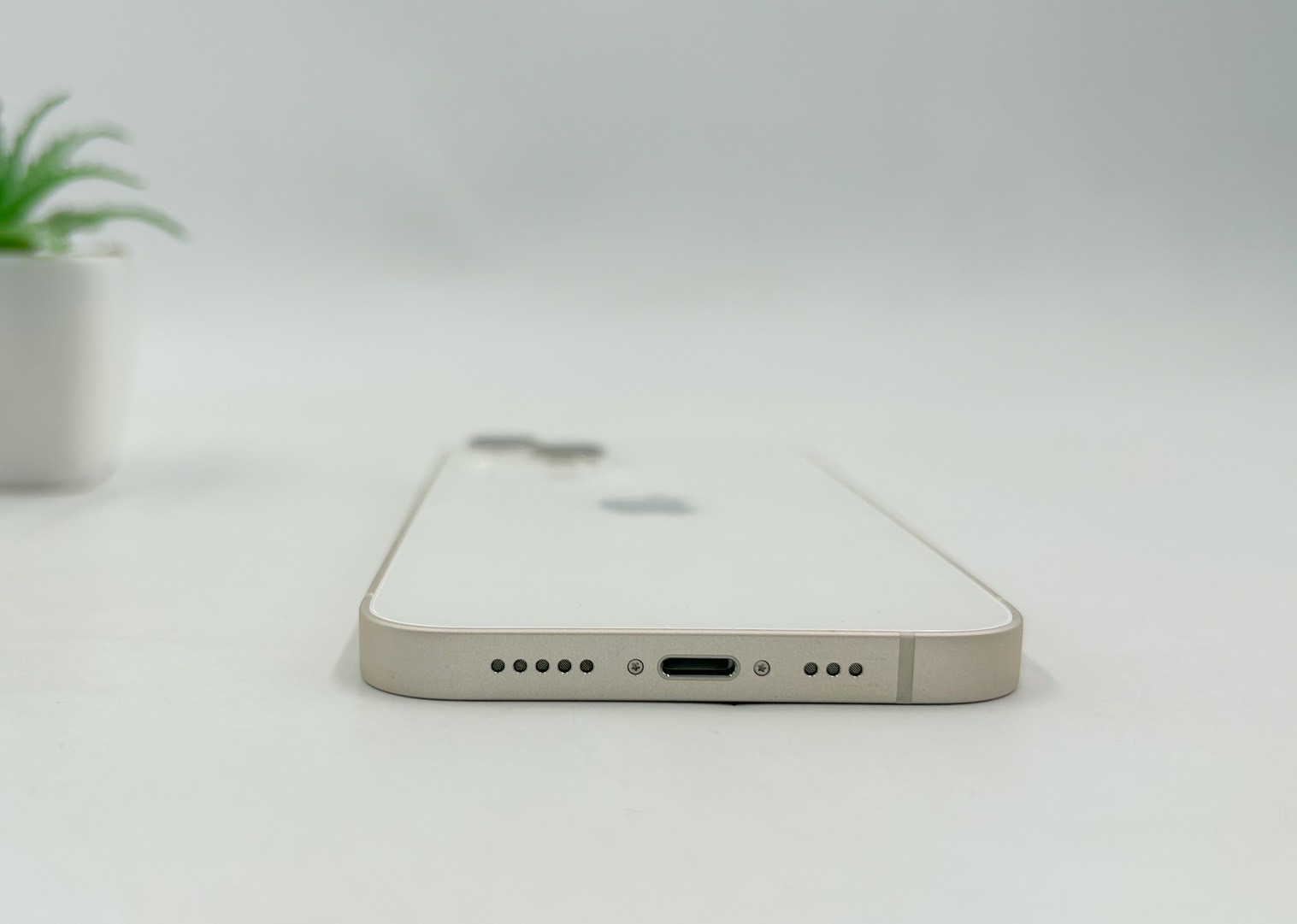 iPhone 13 256GB สี Starlight