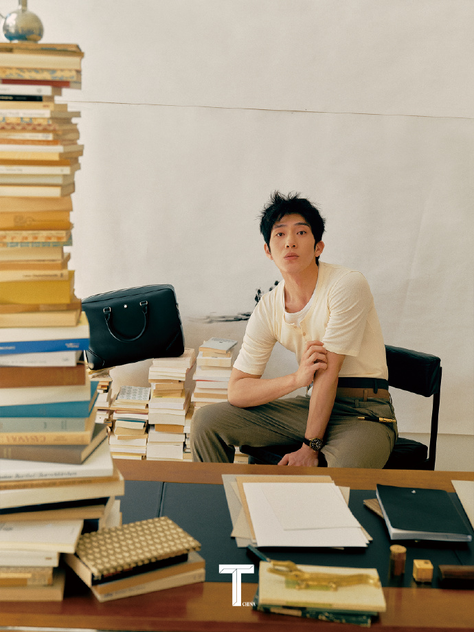 Pre - นิตยสาร T Magazine China จิ่งป๋อหรัน JingBoran 2024 + โปสเตอร์ อฟช.