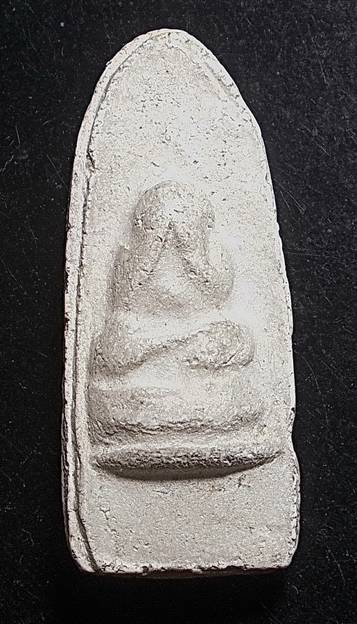 พระลีลาหลังพระปิดตา ลป.ภู วัดอินทร์