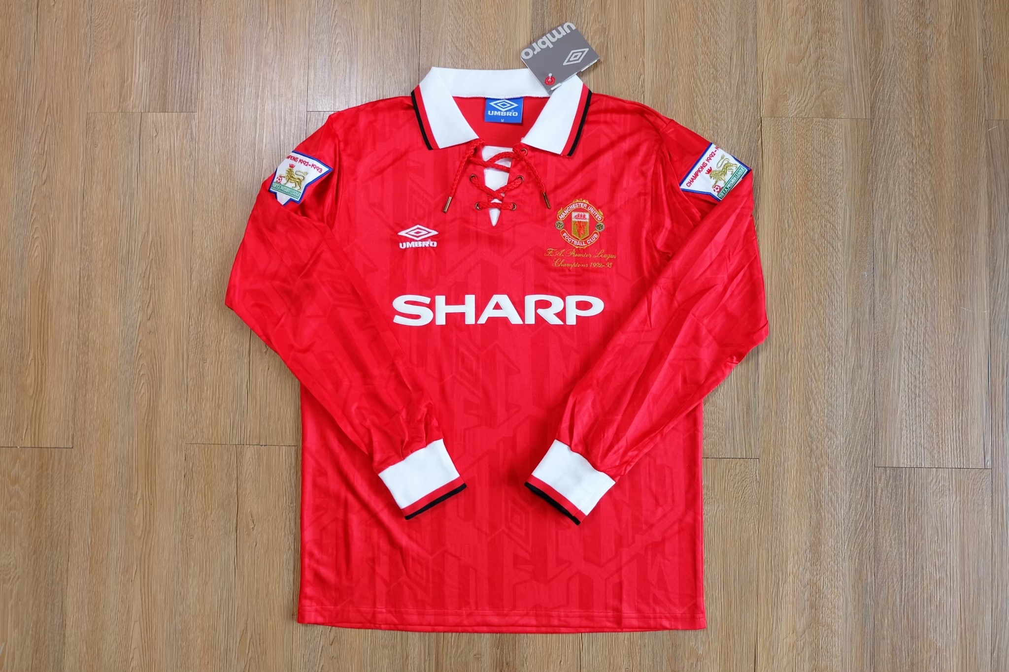 Retro เสื้อฟุตบอลเเมนยู สีเเดง แขนยาว + อาม 1992-93