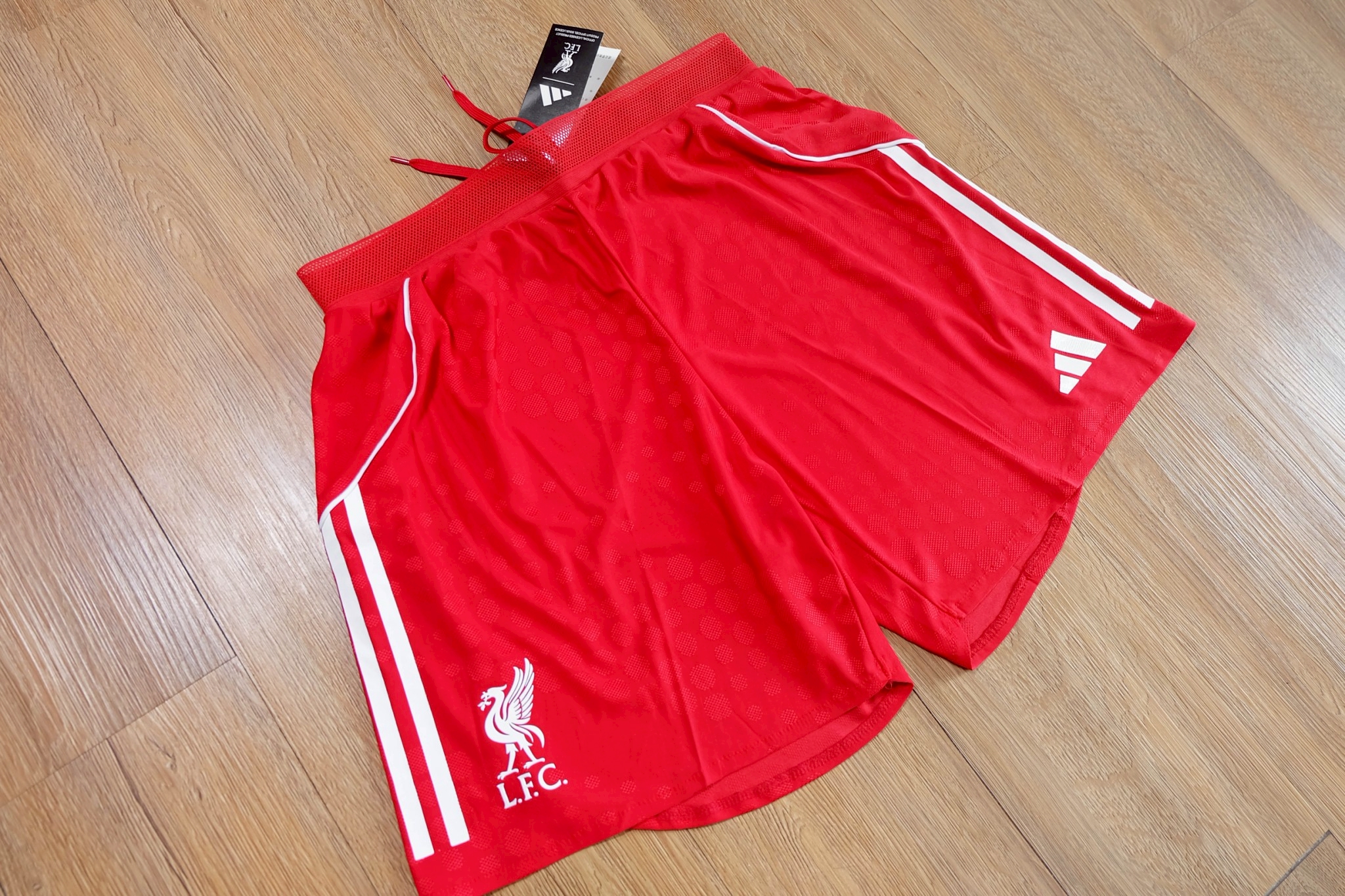 กางเกงฟุตบอลสโมสร ทีมลิเวอร์ Player Edition เกรดแฟนบอล 2025