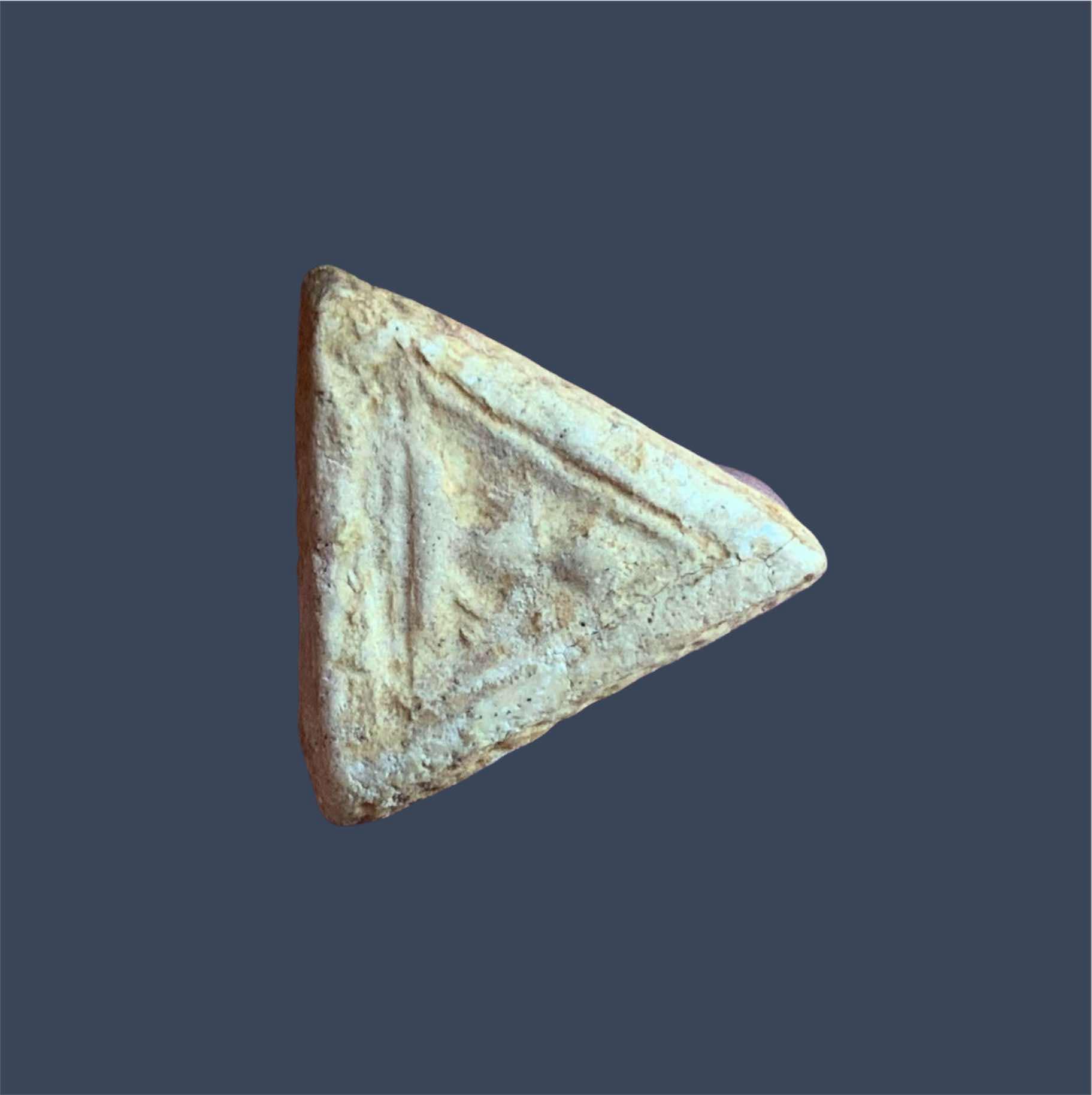 สมเด็จบางขุนพรหม กรุเจดีย์เล็ก พิมพ์สามเหลี่ยม