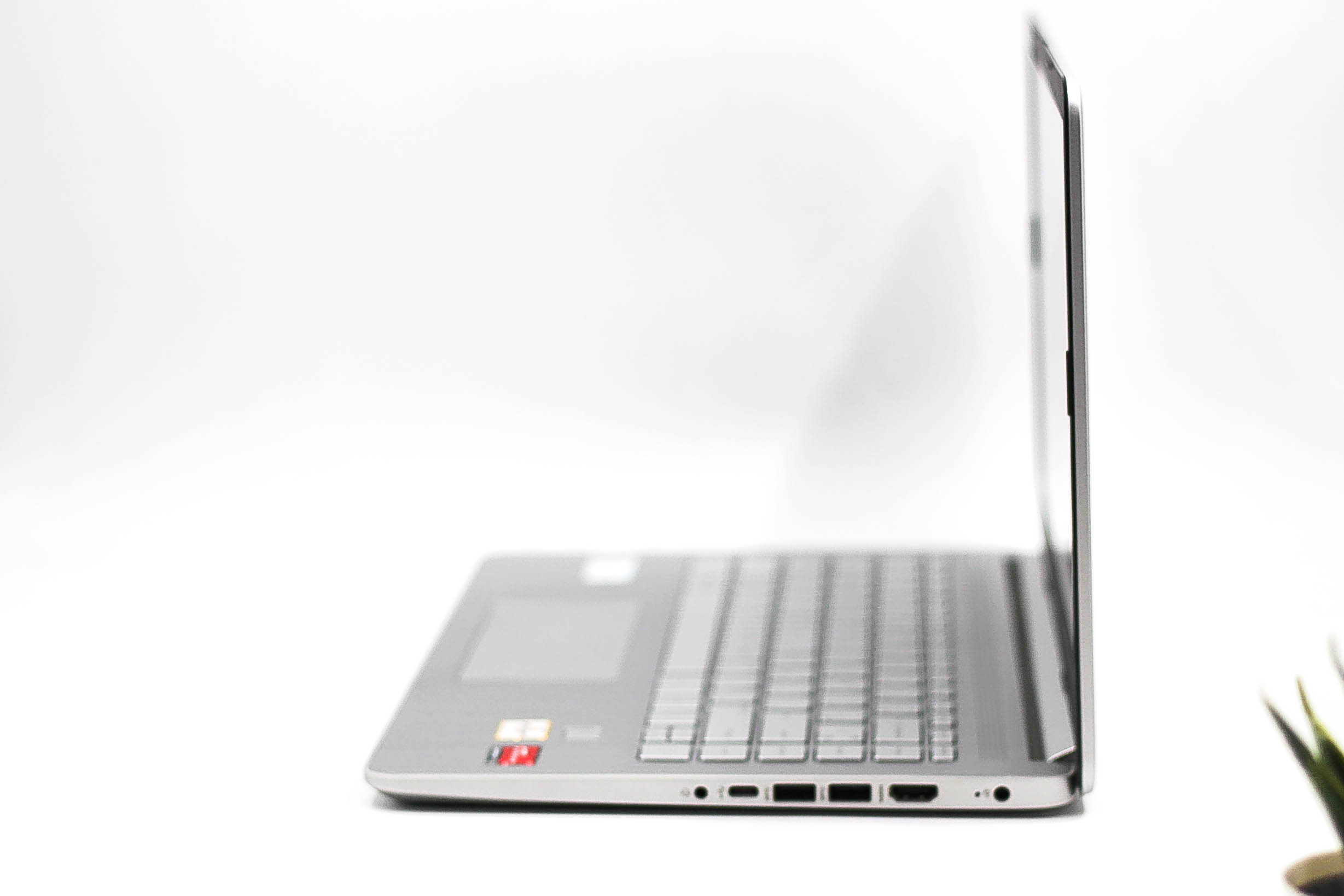 HP 14S-FQ0558AU (NATURAL SILVER)