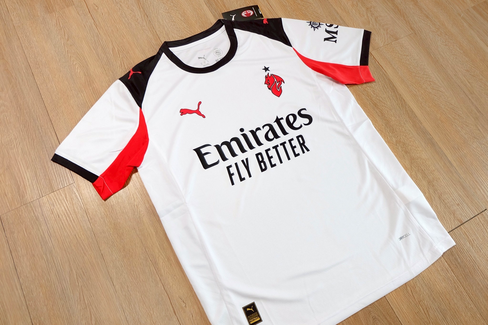 มาใหม่เสื้อฟุตบอล เอซี มิลาน สีขาว Fans Edition เกรดแฟนบอล 2025