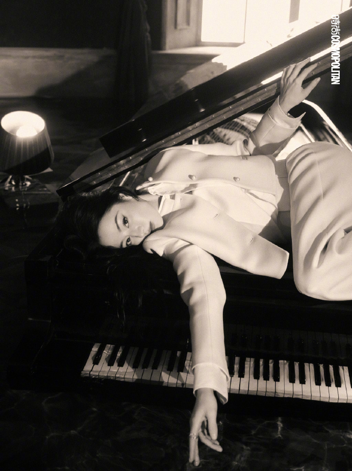 Pre - นิตยสาร Cosmopolitan ตี๋ลี่เร่อปา Dilireba 2024