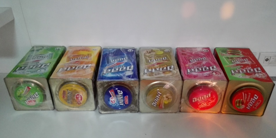 กระป่องลูอมฮอลล์ 6 ใบ 6 สี