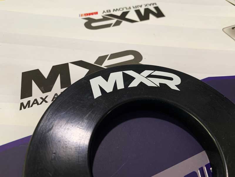 พิมพ์ยูวีโลโก้บนยาง สกรีนโลโก้บนยาง ยางรองเครื่องจักร