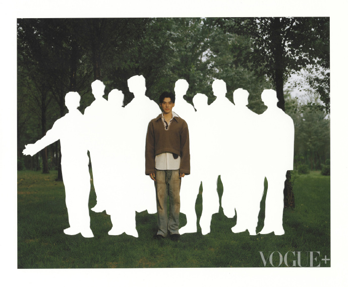 Pre - นิตยสาร VOGUE+ กงจวิ้น SimonGong 2023+โปสการ์ด*4