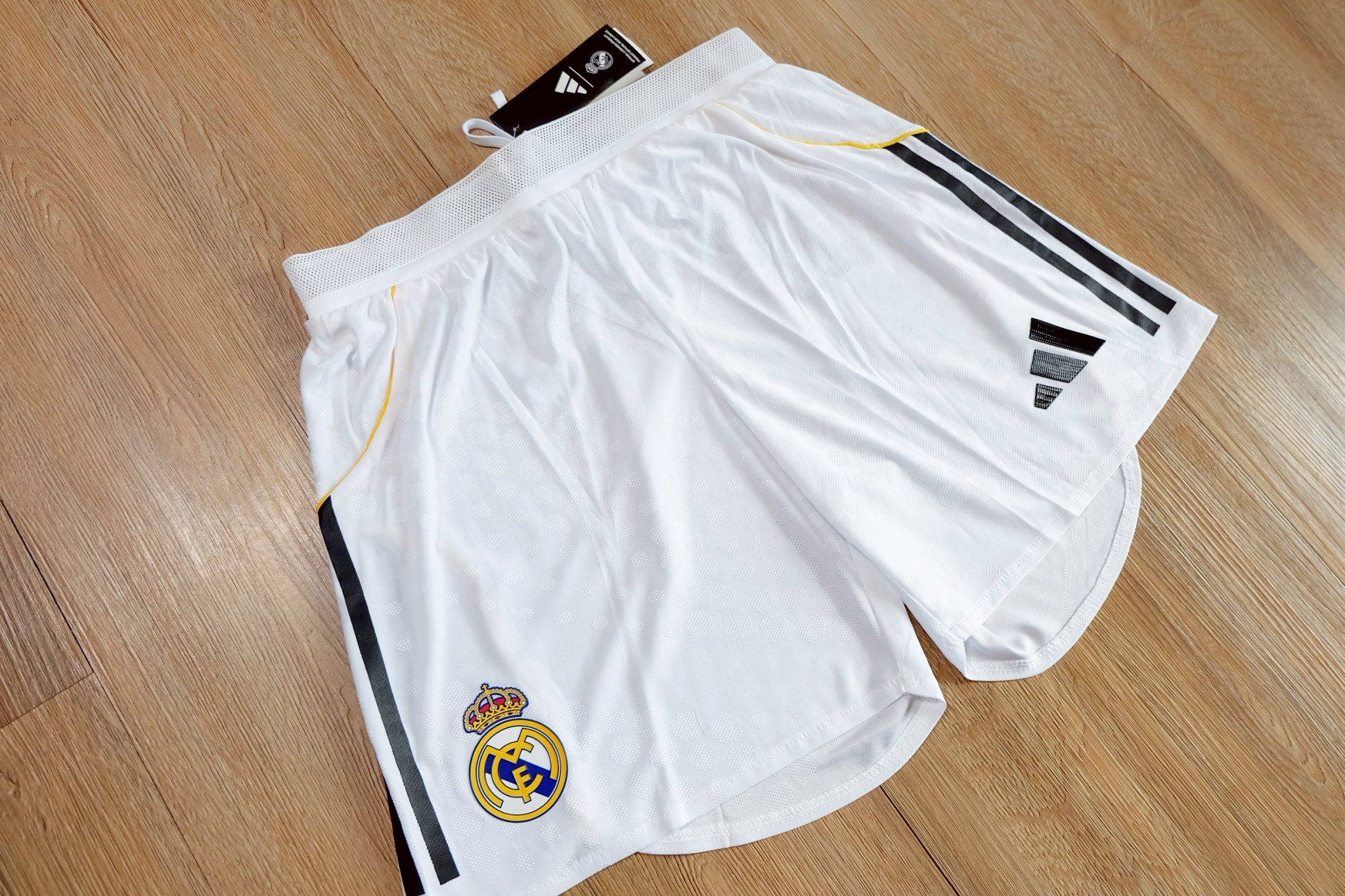 กางเกงฟุตบอลสโมสร ทีมเรอัล มาดริด Player Edition เกรดแฟนบอล 2025
