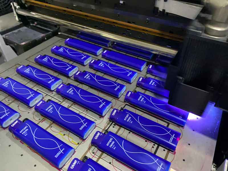 ไฟแช็ค Cricket พร้อมพิมพ์ลายกราฟฟิก