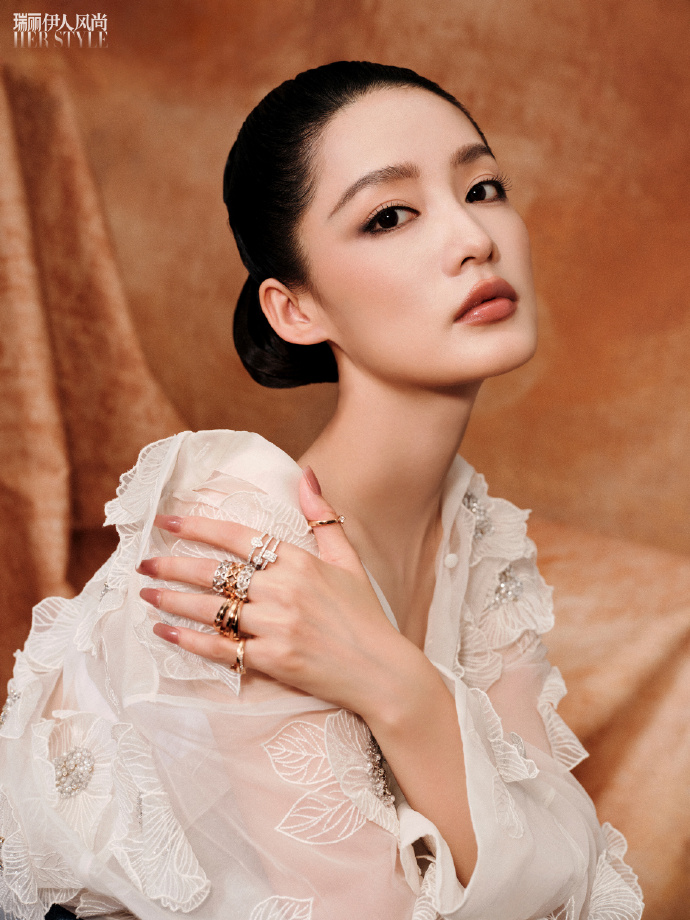 Pre - 瑞丽伊人风尚 นิตยสาร Rayli HerStyle หลี่ชิ่น LiQin 2023