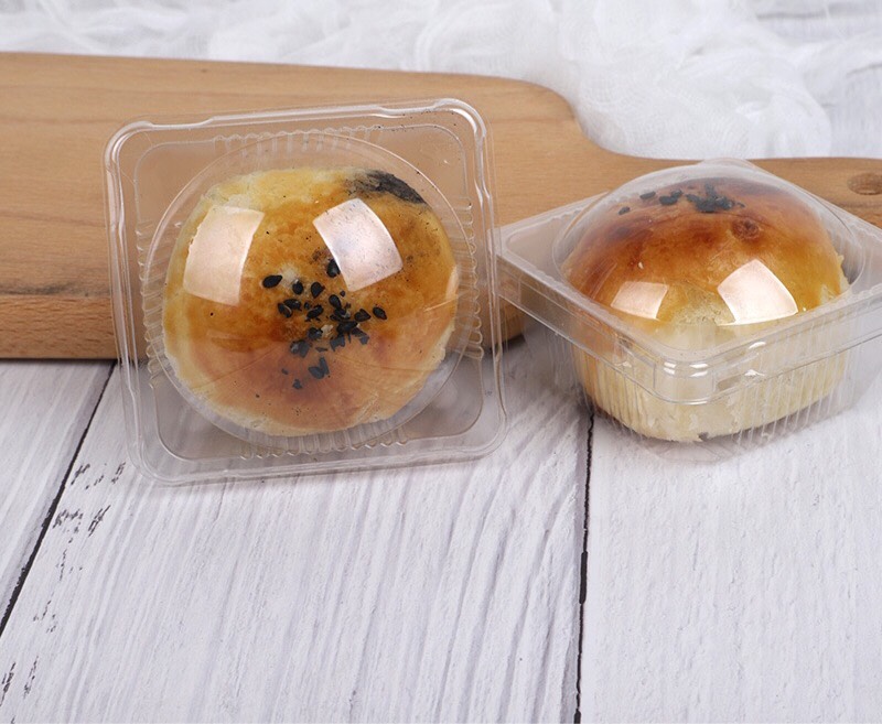 กล่องใส่ขนมเปี๊ยะลาวา ก้น5x5ซม x สูง4.2 ซม (50ชุด/แพ็ค) กล่องใส่ขนมไหว้พระจันทร์ กล่องใสสี่เหลี่ยม+ฝาโดม กล่องพลาสติกใส B65