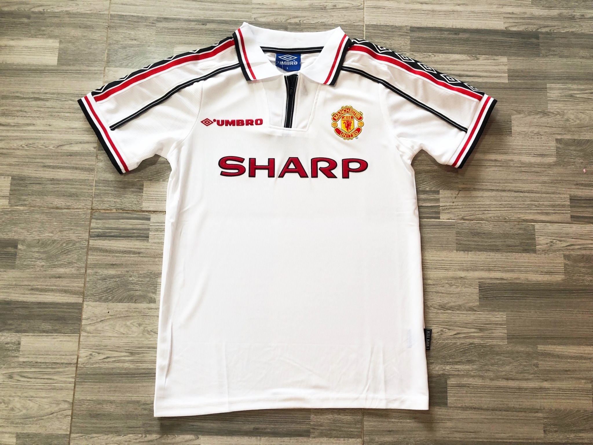 Retro เสื้อฟุตบอลย้อนยุค เเมนยู 1998-99 เกรดเเฟนบอล