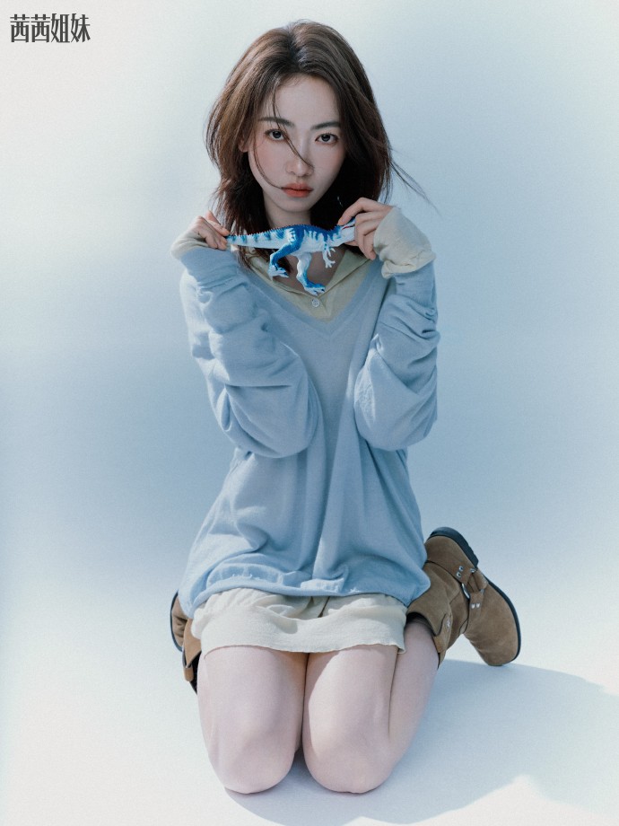 Pre - นิตยสาร 茜茜姐妹CECI อู๋จิ่นเหยียน WuJinyan 2024