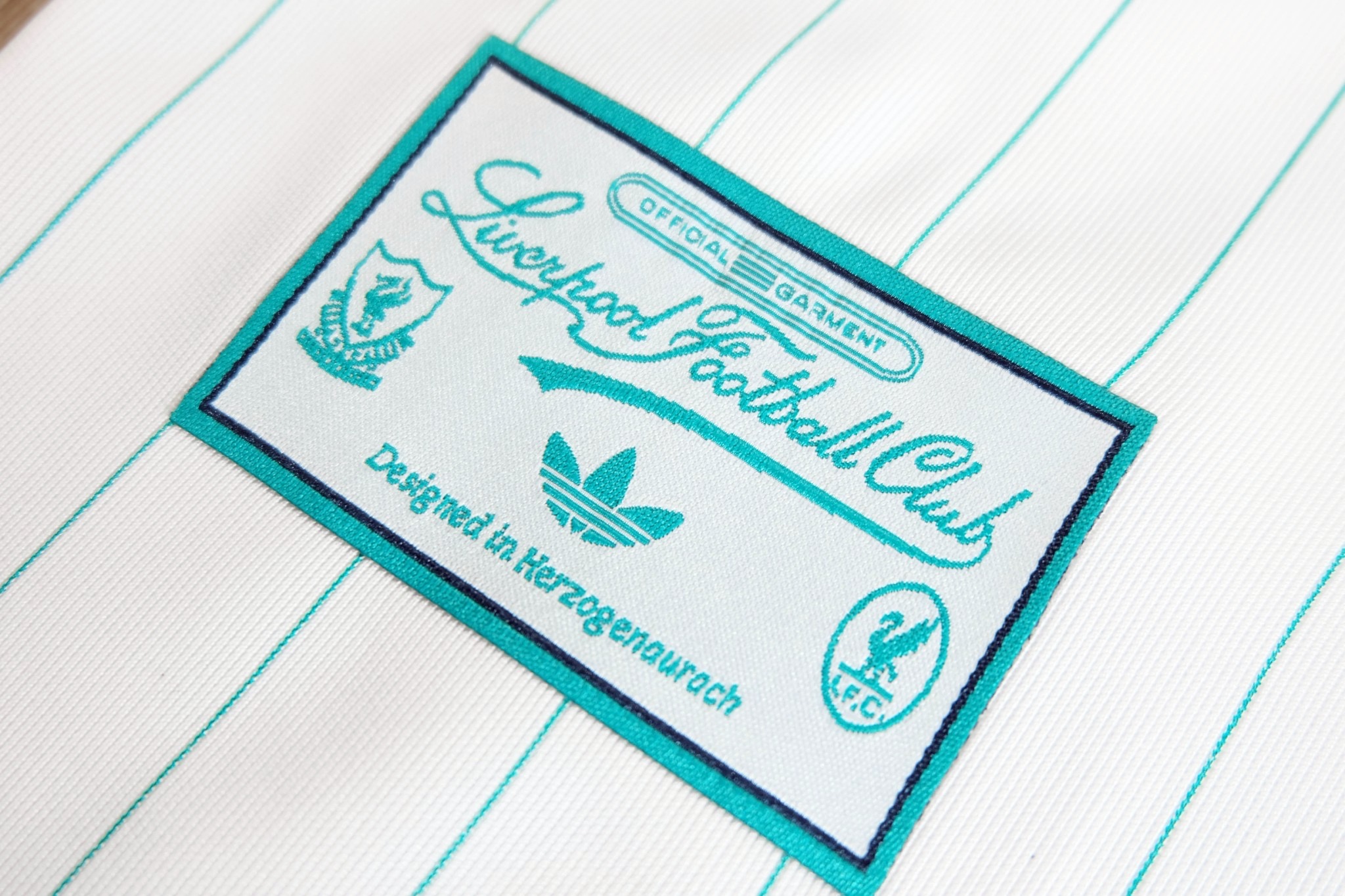 เสื้อฟุตบอล Terrace Icons ปี 2025/26 สโมสรลิเวอร์พูล สีขาว เกรดแฟนบอล พรีเมี่ยม💯