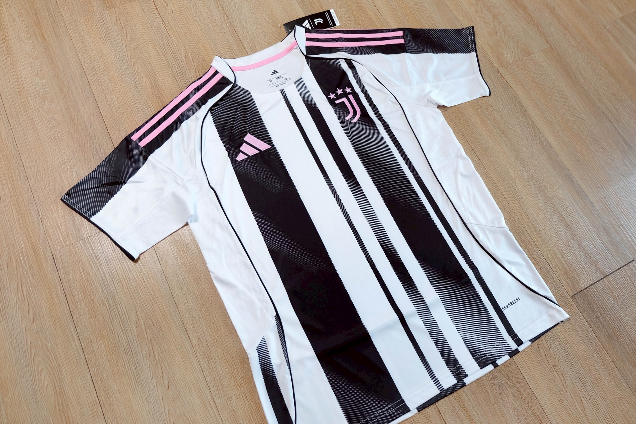 เสื้อฟุตบอล ยูเวนตุส เหย้า Fans Edition เกรดแฟนบอล 2025