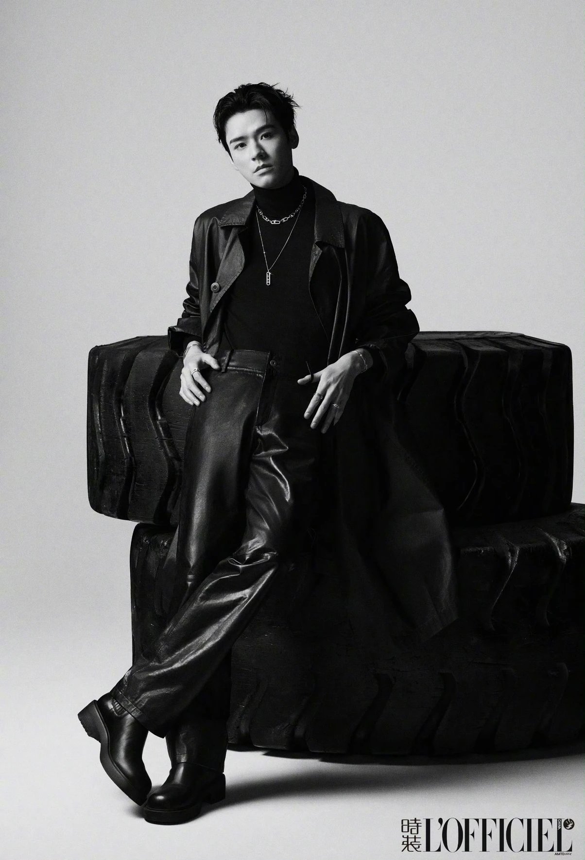 Pre - นิตยสาร L'Officiel กงจวิ้น GongJun 龚俊 SimonGong 2024