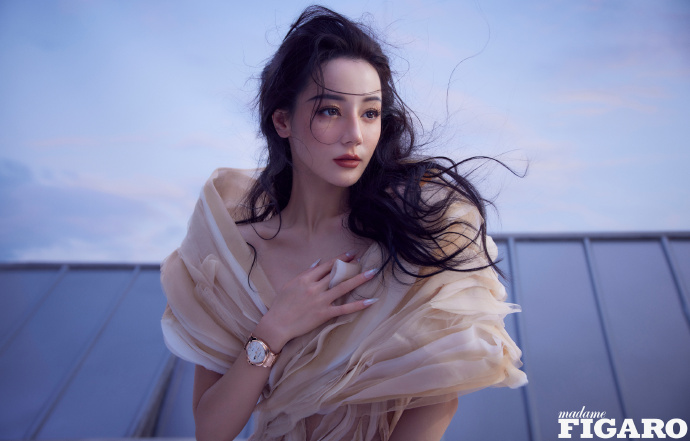 Pre - นิตยสาร Madame FIGARO ตี๋ลี่เร่อปา Dilireba 12/2023