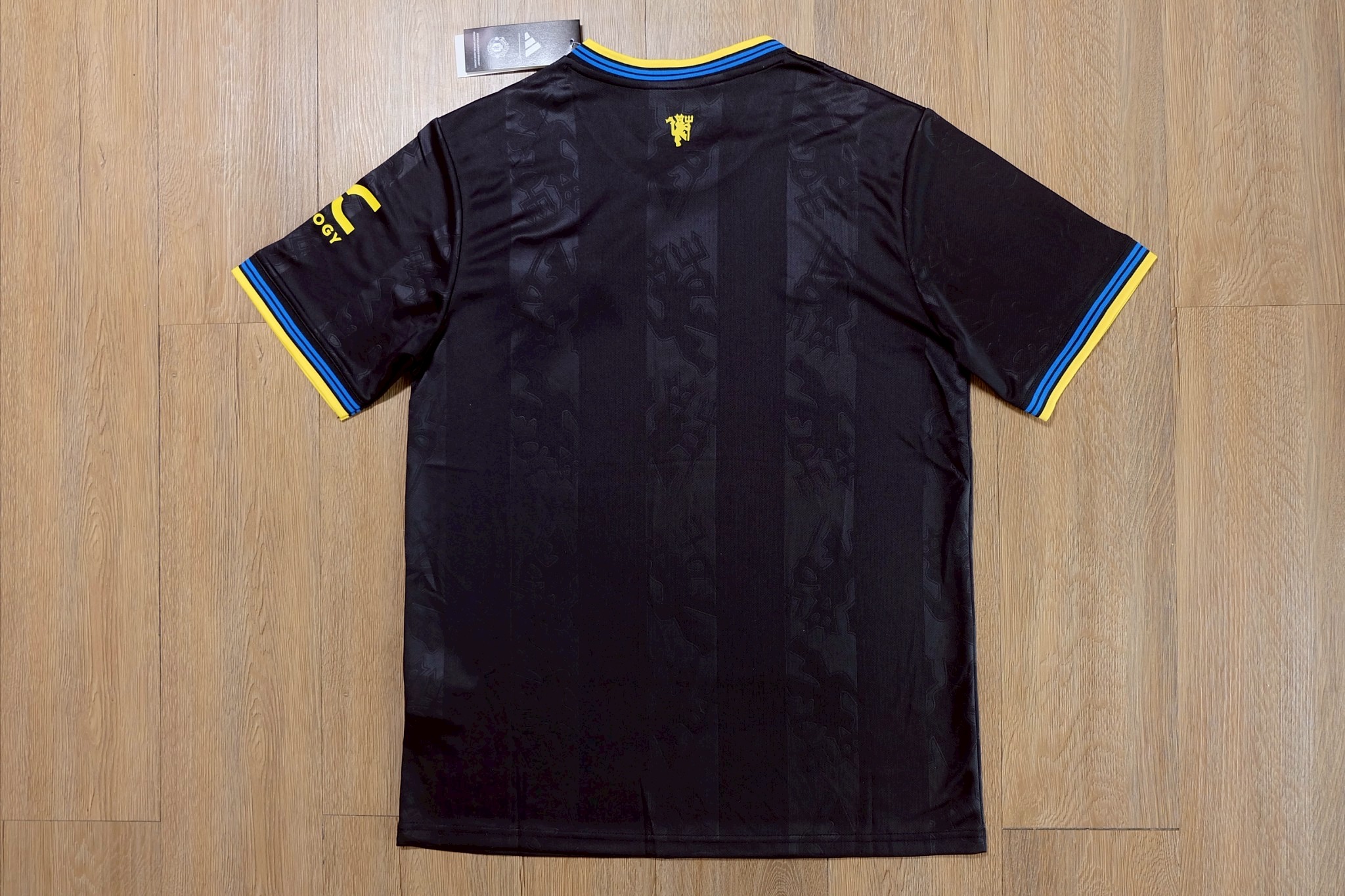 2025-26 มาใหม่เสื้อฟุตบอลเเมนยู สีดำ สำหรับผู้ชาย Fans Edition เกรดแฟนบอล SIZE S-2XL