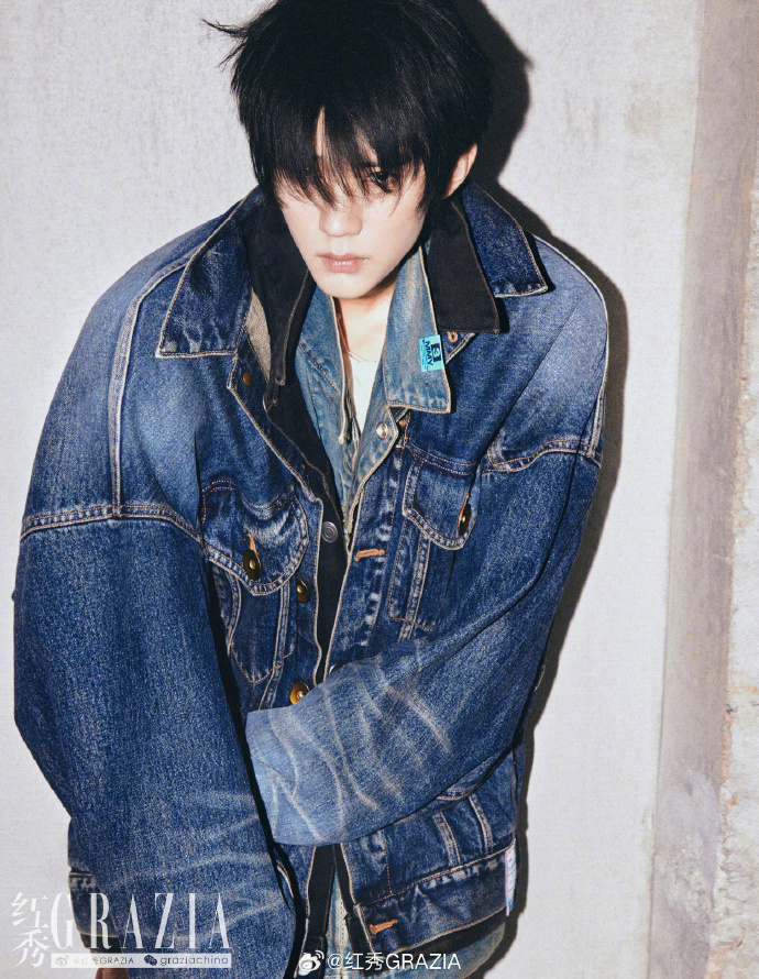 Pre - นิตยสาร GRAZIA โจวอี้หราน ZhouYiran 周翊然 2023+โปสเตอร์ อฟช.