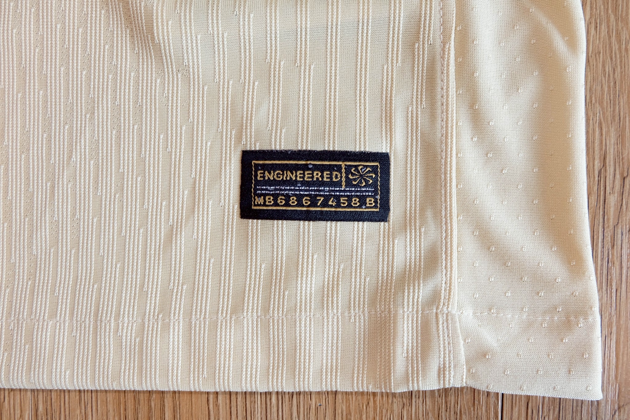 2025-26 เสื้อฟุตบอลบาซ่า สีทอง สำหรับผู้ชาย Player Edition เกรดนักเตะ Size S-2XL