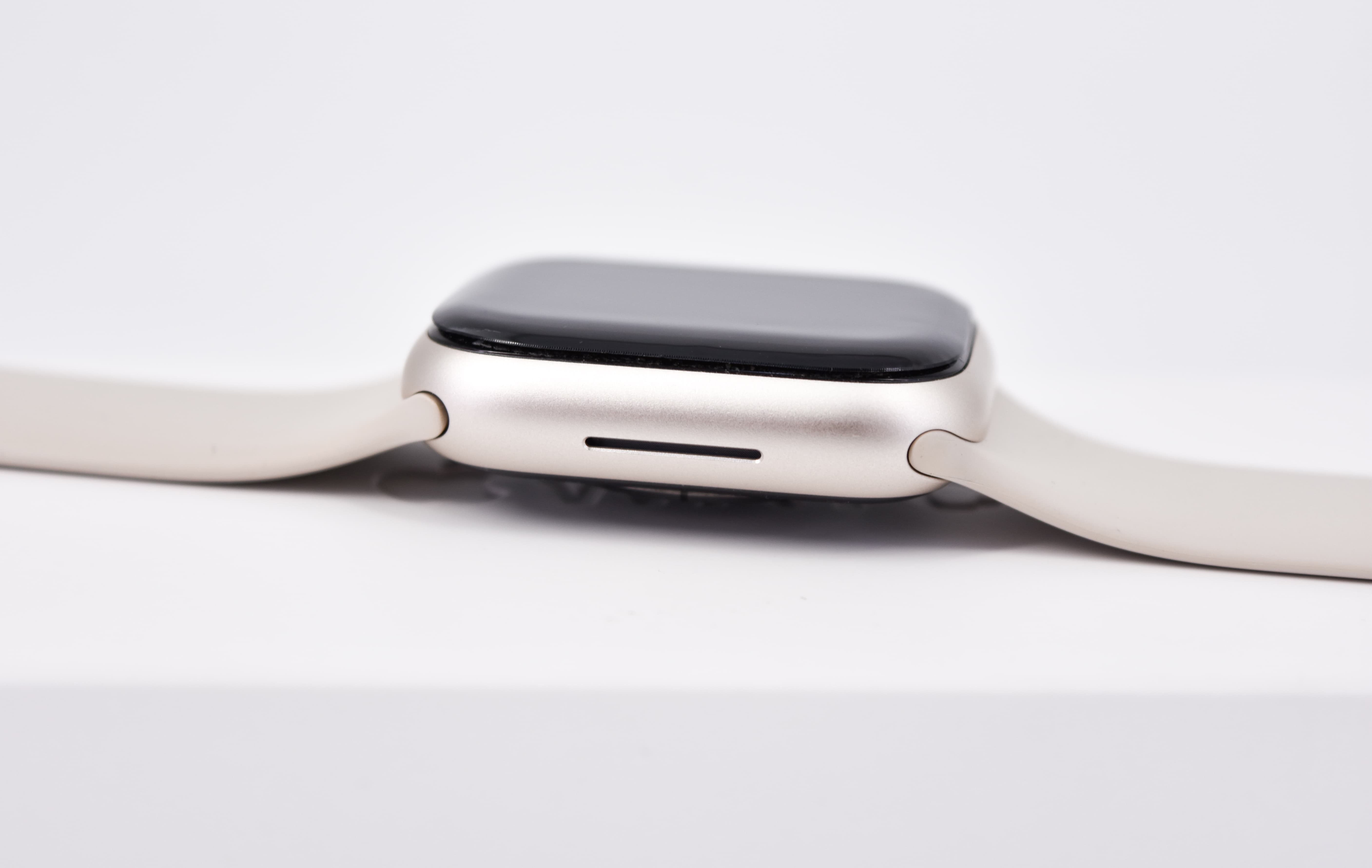 Apple Watch Series 8 GPS อะลูมิเนียม 41 มม. สี Starlight