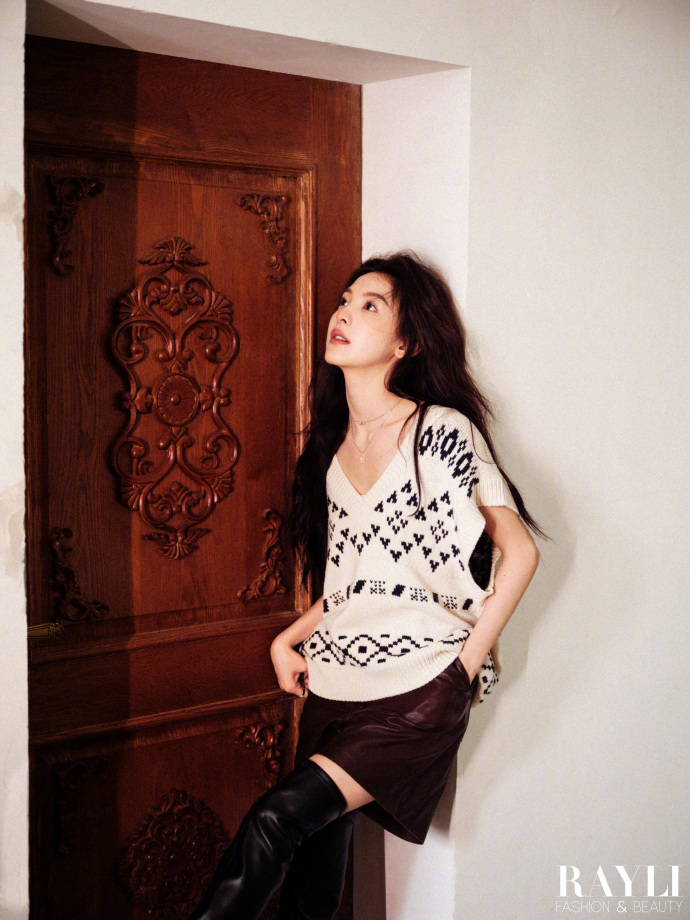 Pre - นิตยสาร 瑞丽服饰美容 Ruili/ Rayli จางรั่วหนาน ZhangRuoNan 2024