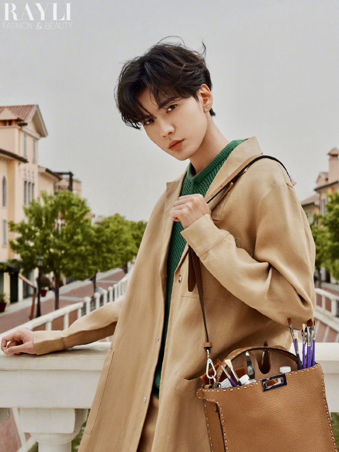 Pre - นิตยสาร 瑞丽服饰美容 Ruili/ Rayli ปี้เหวินจวิ้น BiWenJun 毕雯珺 2024