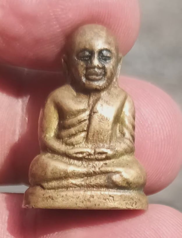 รูปหล่อหลวงพ่อเงิน วัดบางคลาน ออกวัดวังจิก ปี 2515