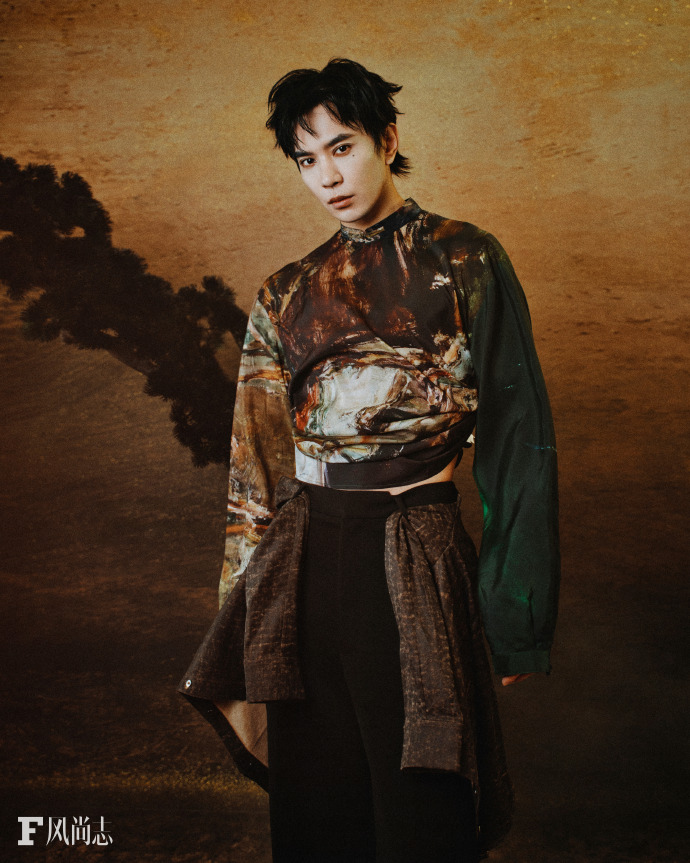 Pre - นิตยสาร F风尚志 เฝิงเจี้ยนอวี่ 冯建宇 FengJianYu 2025 A/B/C+การ์ด+โพลารอยด์