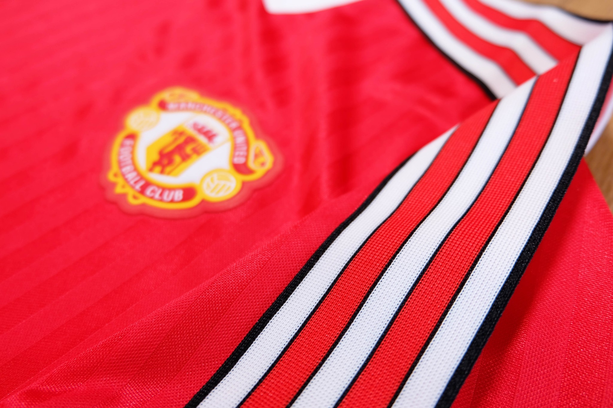 เสื้อฟุตบอลอาร์เซนอล/แมนเชสเตอร์ยูไนเต็ด ชุดซ้อม Player Edition 2025