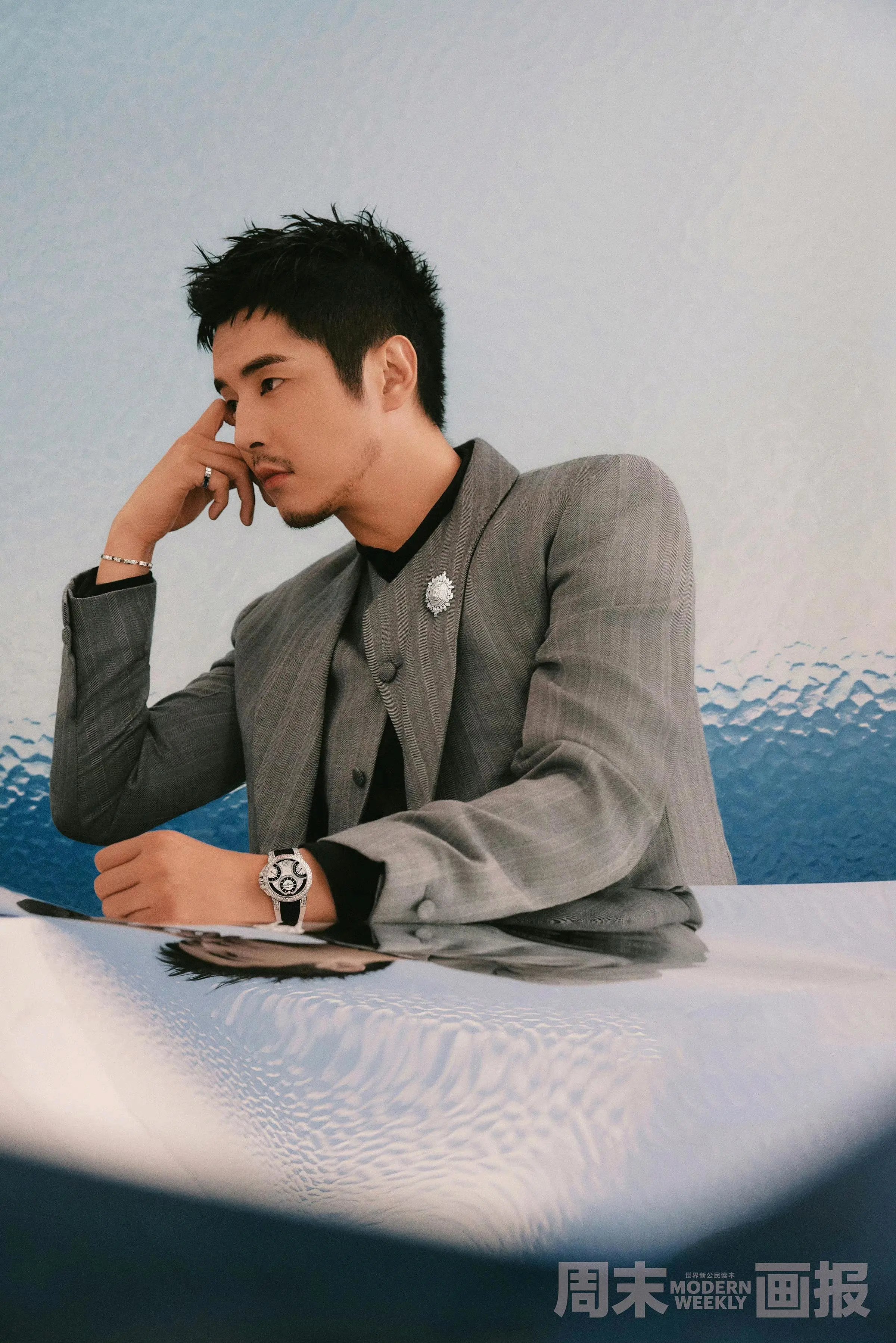 Pre - นิตยสาร Modern Weekly 金世佳 จินชื่อเจีย JinShiJia 2024