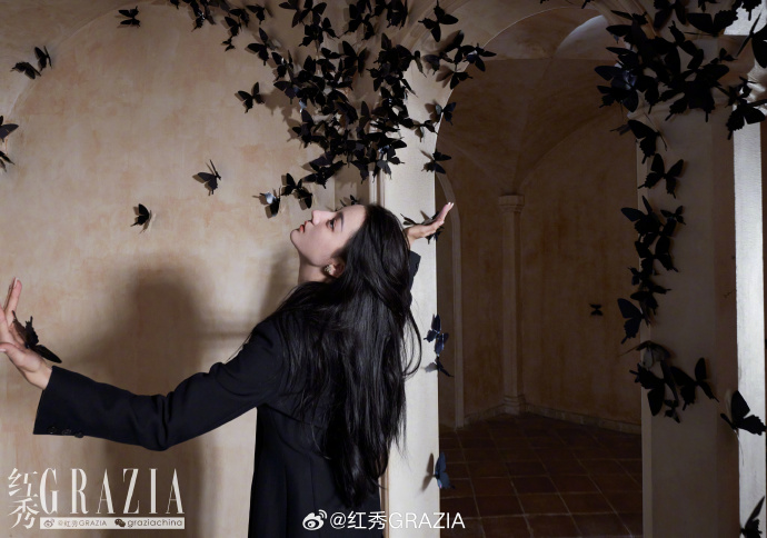 Pre - นิตยสาร Grazia ตี๋ลี่เร่อปา Dilireba 2023 - ระบุ