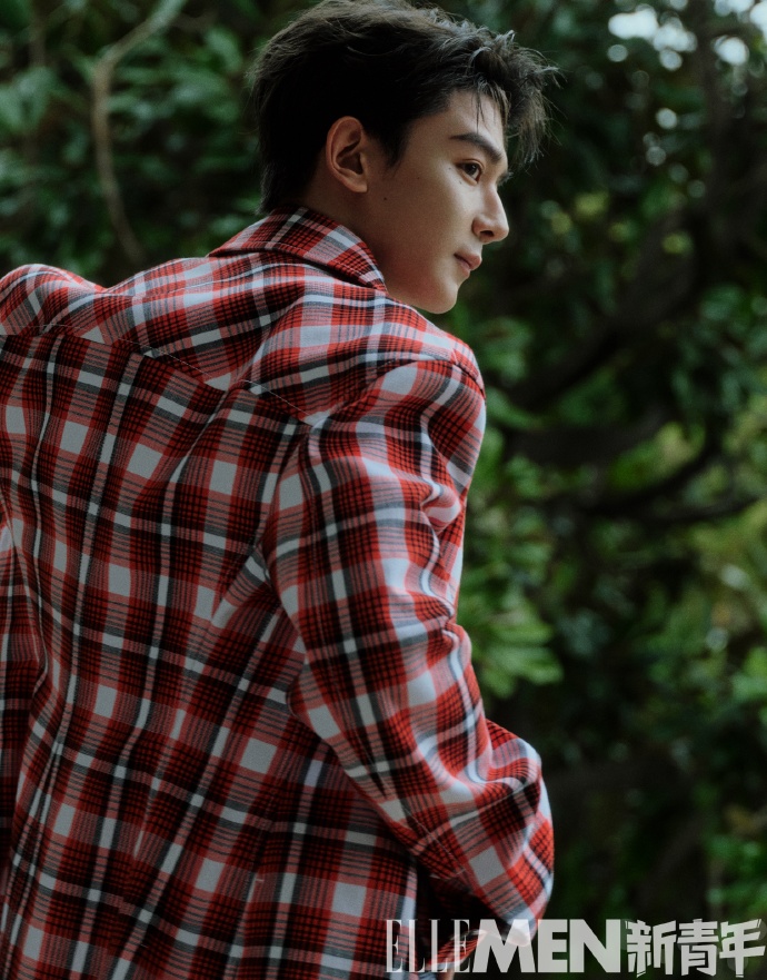 Pre - นิตยสาร ELLEMEN เซี่ยจือกวง XiaZhiguang 2025+การ์ดใหญ่*1+ การ์ดเล็ก*3/ 夏之光