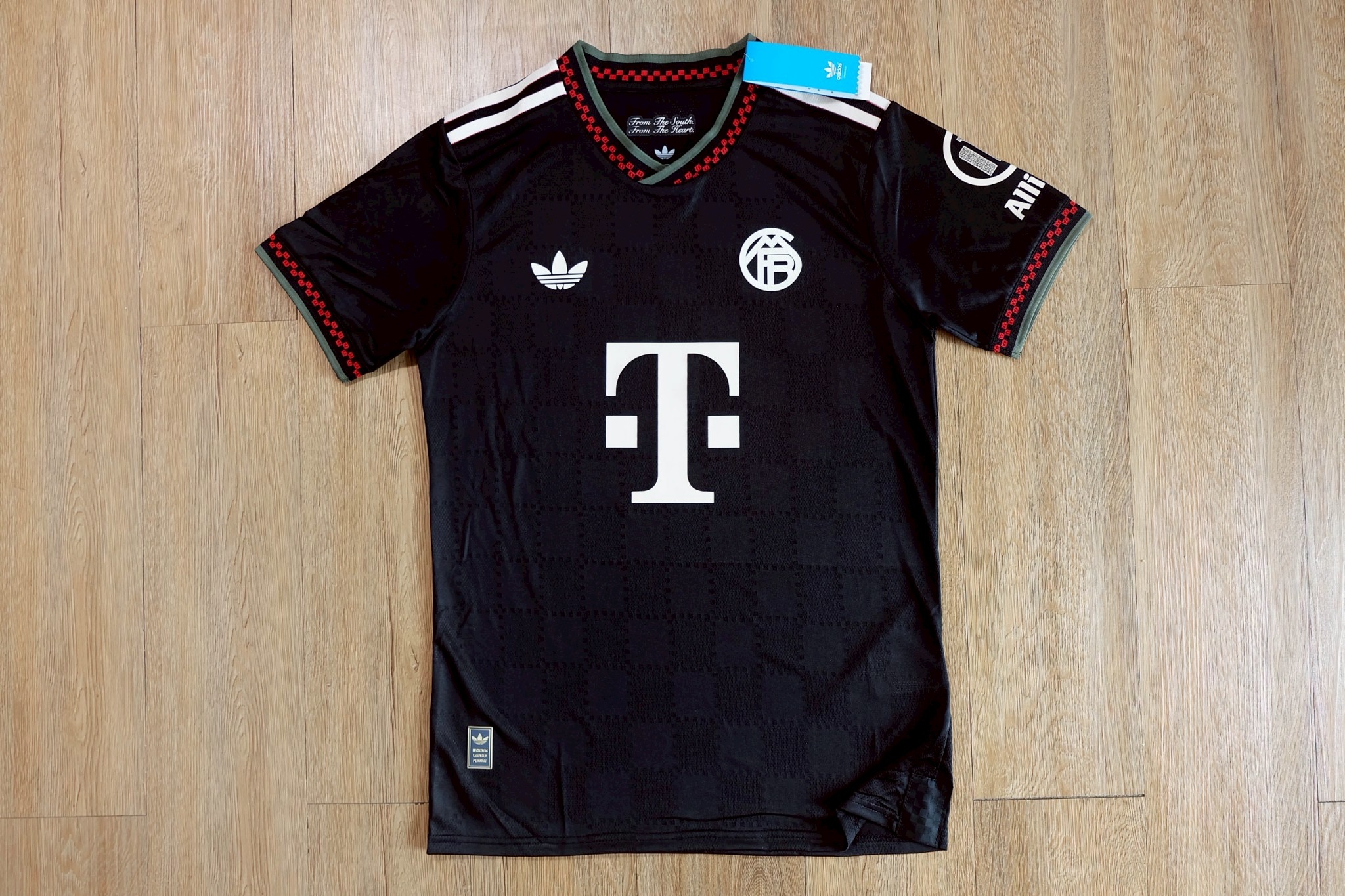 เสื้อฟุตบอลบาเยิน ชุดที่ 3 สีดำ Player Edition เกรดนักเตะ 2025